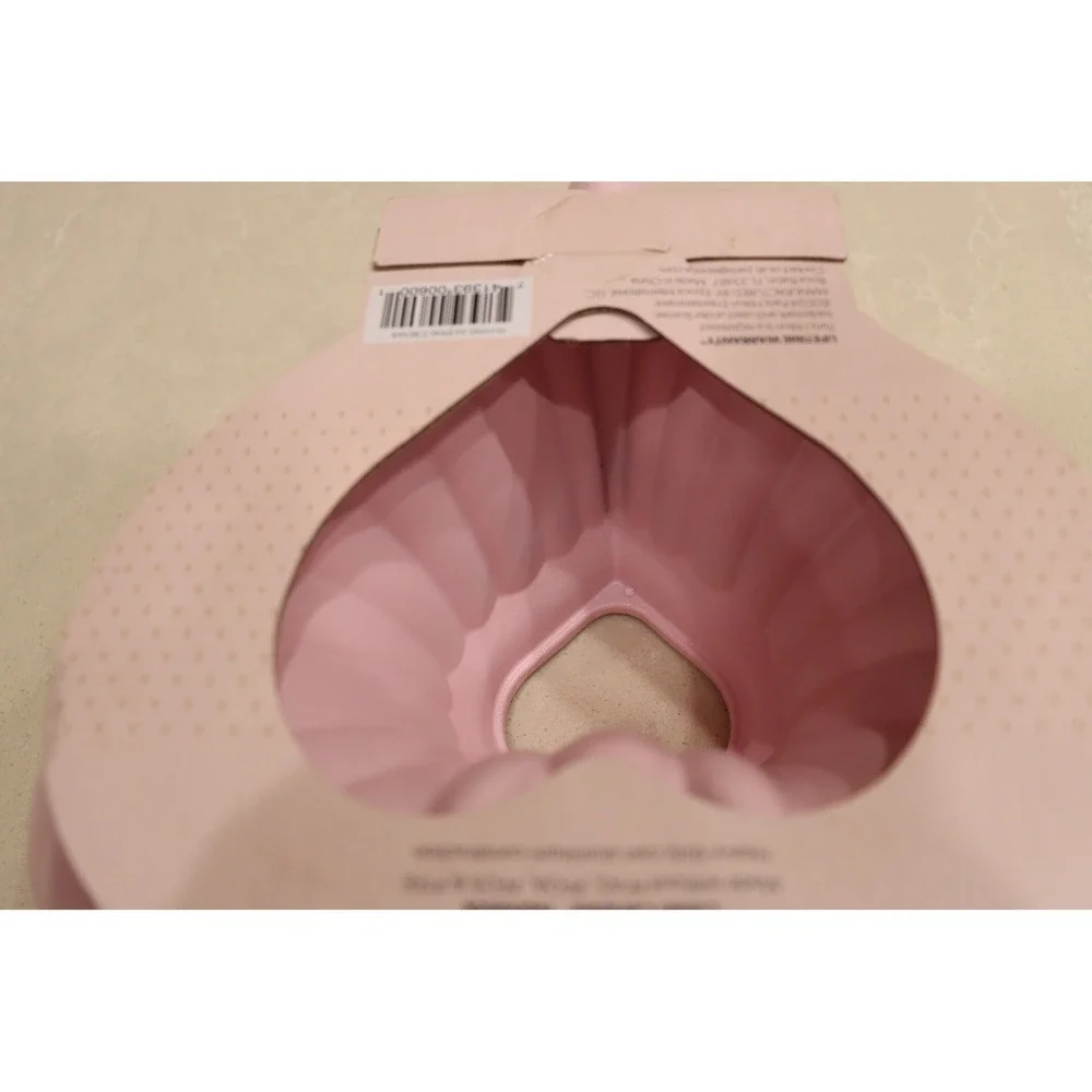 Paris Hilton 9.5 Inch Heart Shaped Fluted Cake Pan Pink Nonstick Ceramic